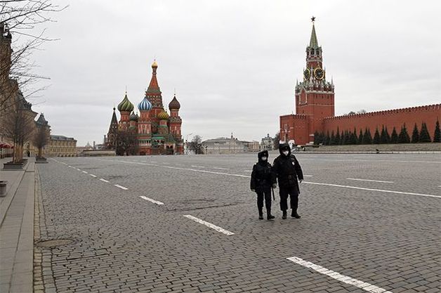 Более половины заболевших коронавирусом в Москве за сутки – люди моложе 45 лет