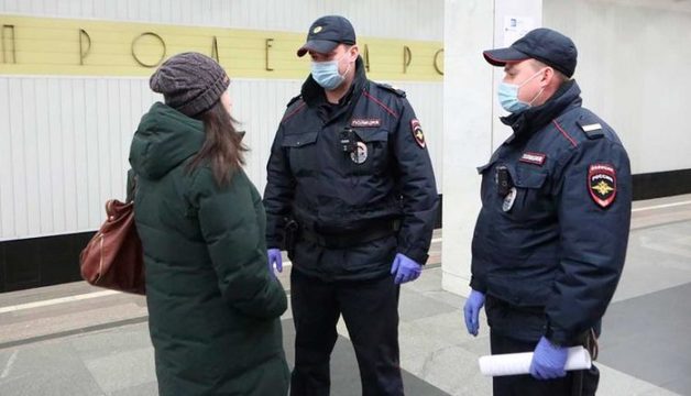 Сотрудникам полиции дали полномочия штрафовать москвичей за нарушение режима самоизоляции