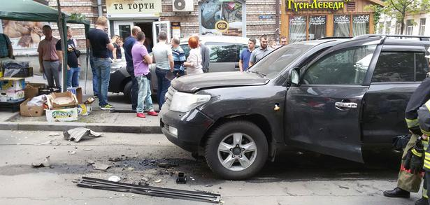 Разборки за землю в Крыму: Журналист рассказал, кого хотели взорвать в центре Киева