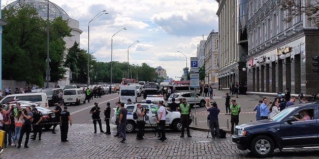 Захватчик банка в Киеве назвал свои требования