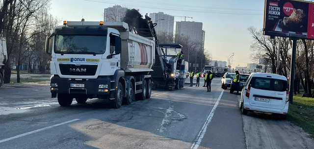 В Киеве начали ремонт Окружной дороги