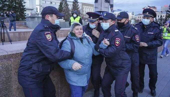 В Бурятии пенсионерке, осужденной за «насилие над полицейскими», запретили посещать библиотеку из-за цитирования Пушкина