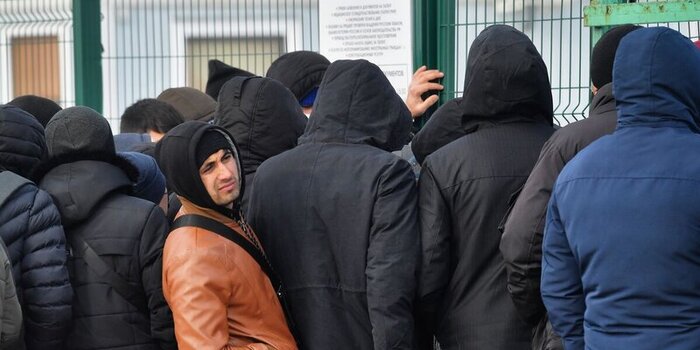 В таджикских диаспорах посоветовали гражданам Таджикистана избегать выхода из дома в вечернее время