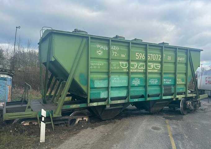 В Сергиевом Посаде два вагона сошли с рельсов в результате аварии на железной дороге