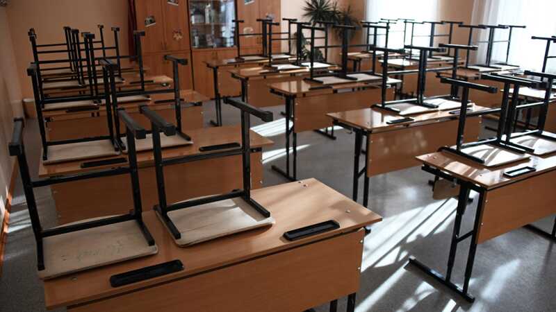 В Санкт-Петербурге преподаватель ударил ученика по голове мобильным телефоном
