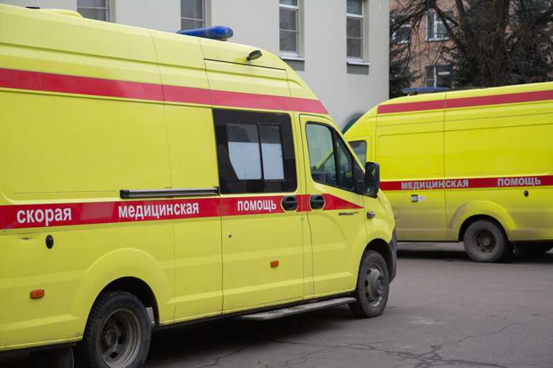 У подъезда многоквартирного дома в Москве обнаружен кандидат в депутаты без признаков жизни