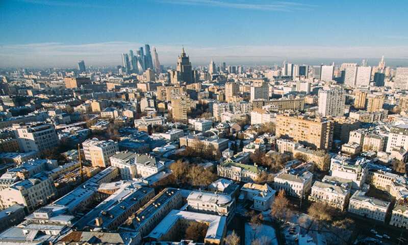 Спрос на недвижимость в Москве среди жителей регионов уменьшился почти на треть