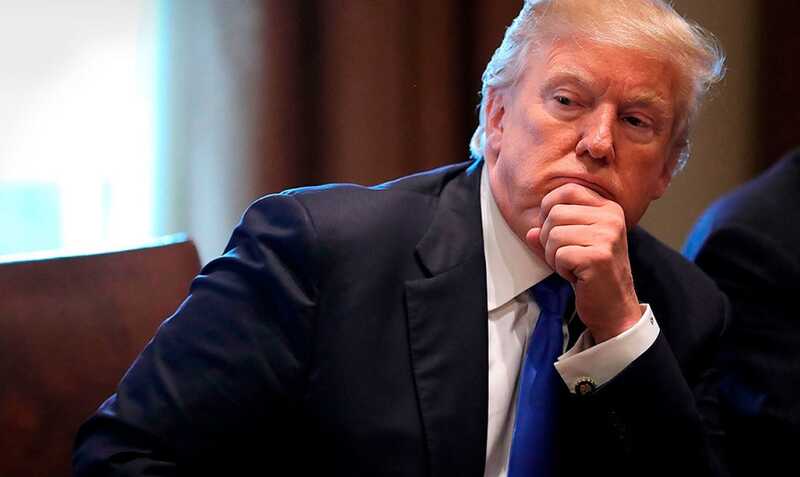 Трамп поздравил американцев с Пасхой, но при этом не упустил возможности задеть Байдена