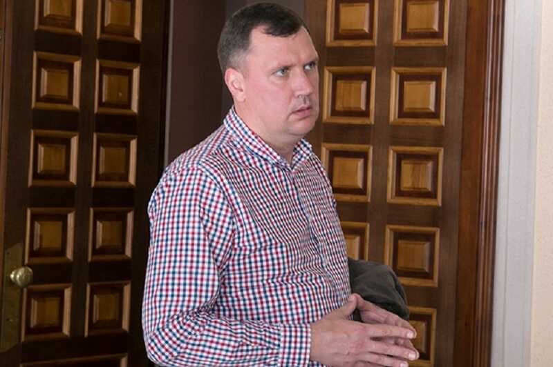 Депутат от «Единой России» убрал детскую площадку своего оппонента после выборов