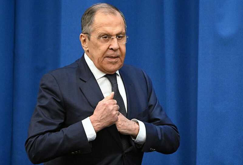 Владимир Путин предложил установить перемирие на три дня для ведения переговоров с Украиной, сообщил Сергей Лавров