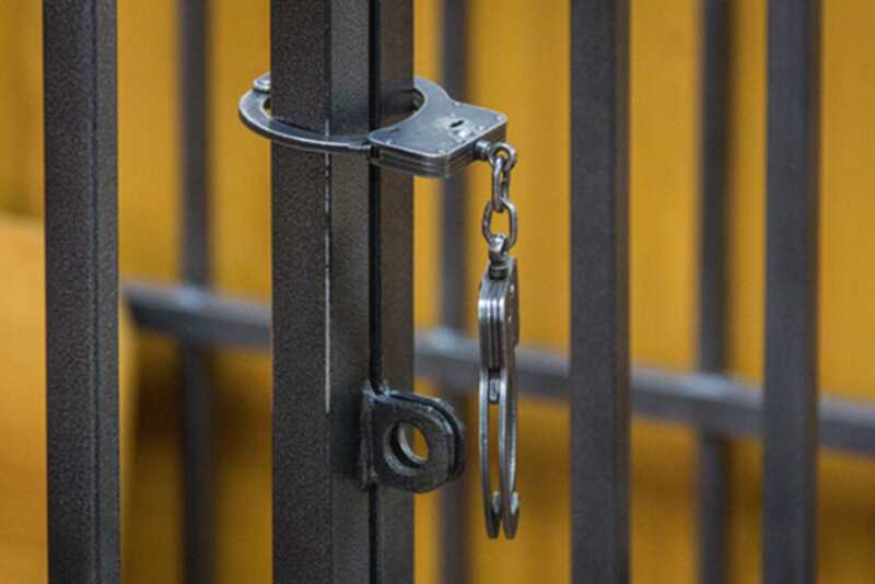 Суд взял под стражу лидера организованной преступной группировки по делу о хищении денег у участников "СВО" в Шереметьево