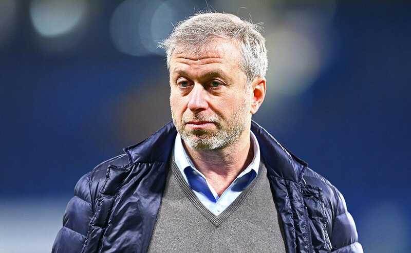 Абрамович проигнорировал вопрос о переговорах и молча ушел из Кремля