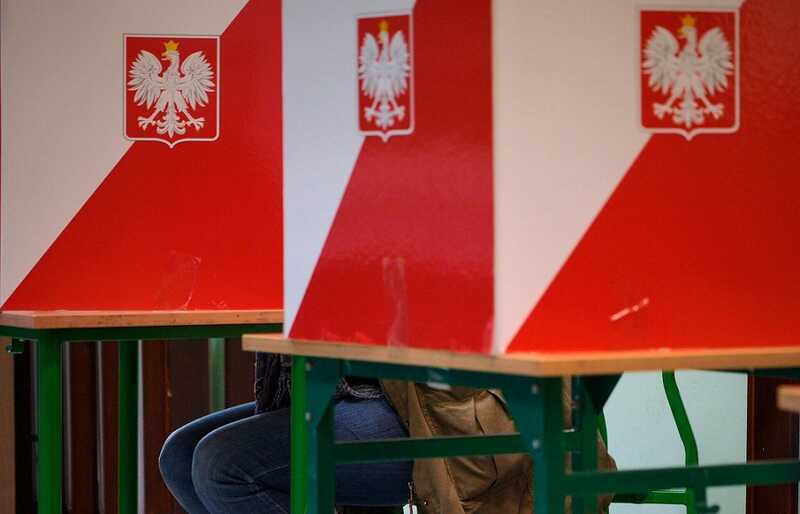 Выборы в Польше: Рафал Тшасковский и Кароль Навроцкий сражаются за победу во втором туре