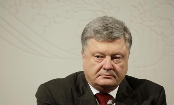 Порошенко объявил, как много денег Украина потратит на оружие и армию в 2018 году