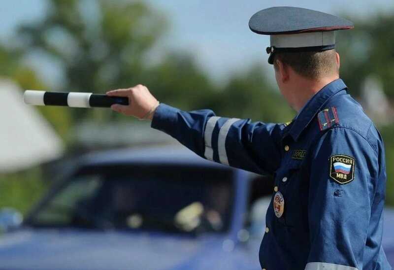 В Новосибирске инспекторы ГИБДД брали деньги за то, чтобы не эвакуировать машины