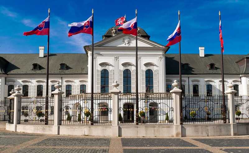 Парламент Словакии обратился к правительству с предложением отказаться от введения новых санкций против России