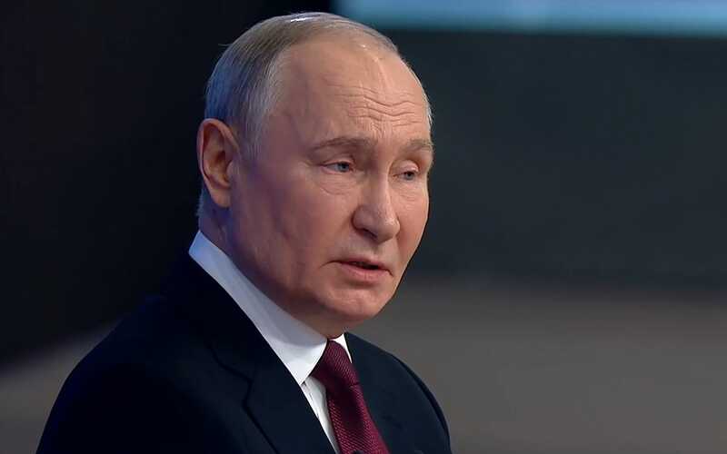 Путин заявил, что Россия должна "подтвердить" статус независимого государства