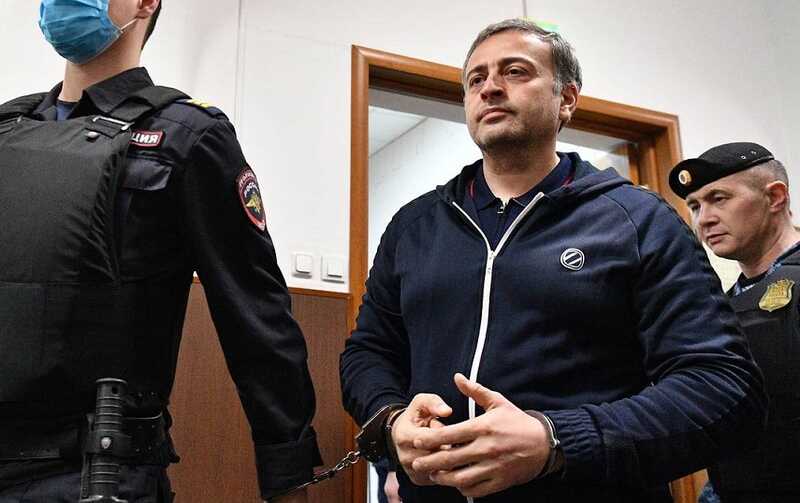В Омске главу МВД по борьбе с коррупцией обвинили в получении взятки