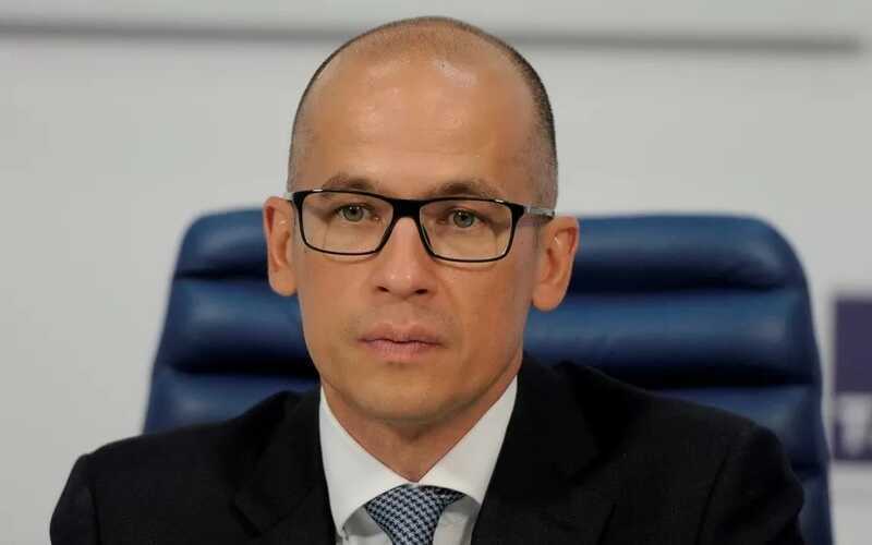 Пользователи высмеяли презентацию с огромным шрифтом на встрече Путина и Александра Бречалова