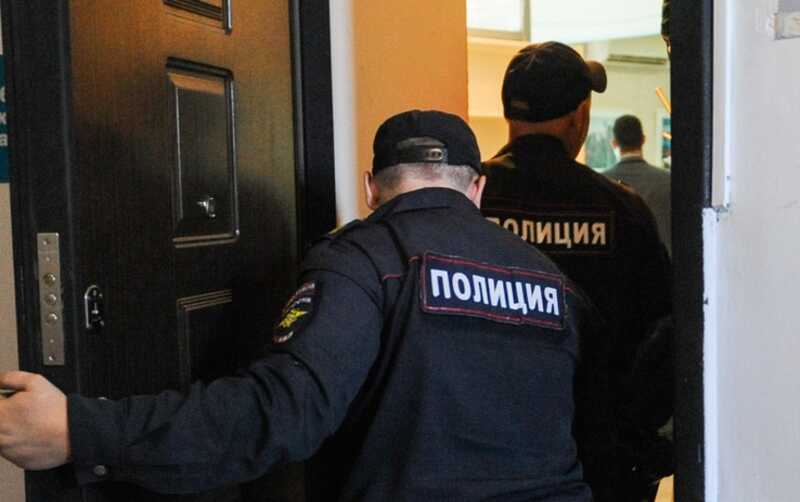 Сотрудники правоохранительных органов проводят обыски у заместителя губернатора Брянской области Николая Симоненко