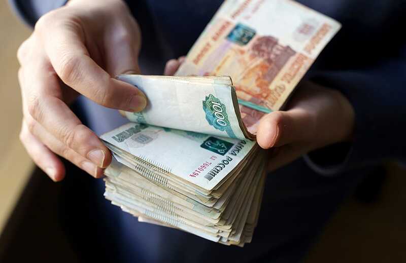 Социальные службы Брянска не выплатили пособие беременной школьнице, даже несмотря на обещания губернатора