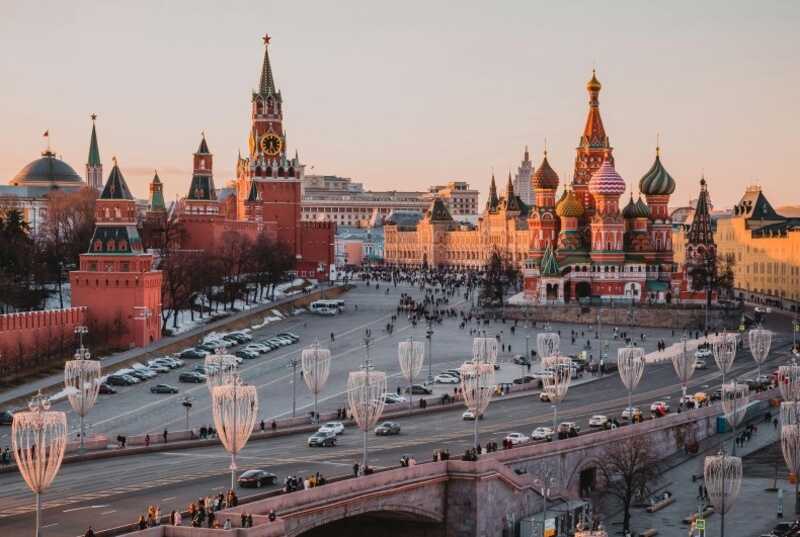 Russian law enforcement apprehends deputy governor and high-ranking officials concerning unlawful building activities
