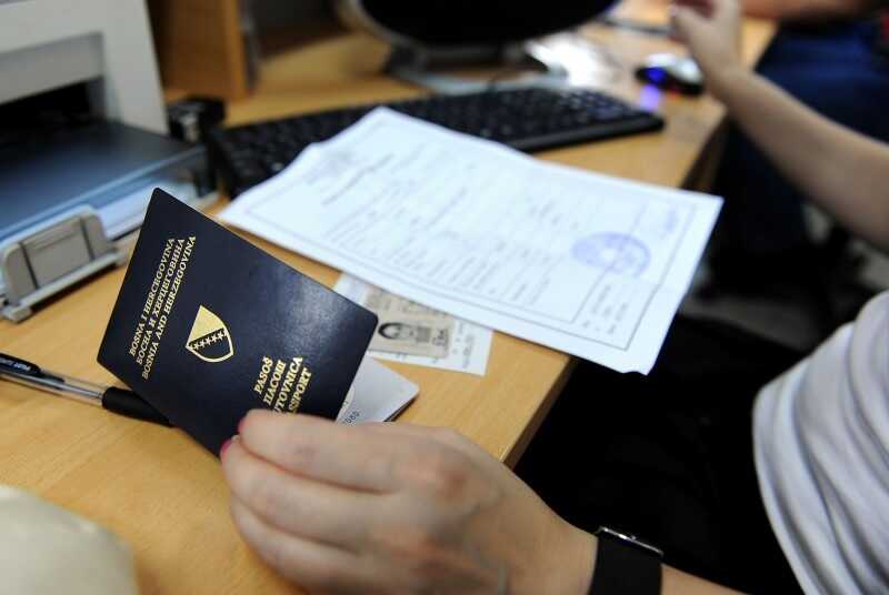 Великобритания накладывает санкции против балканских преступных группировок за фальсификацию паспортов