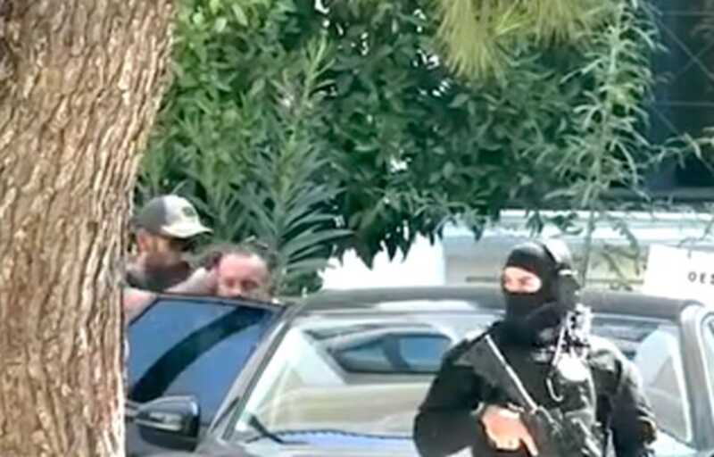 В интернете появились первые снимки Плахотнюка и Цуцу, задержанных в Греции