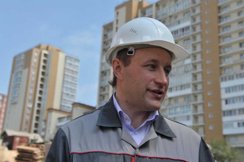 Строительный конфликт в Иркутске: депутат Алексей Распутин имеет связи с компаниями, у которых есть долги и трудности с налогами