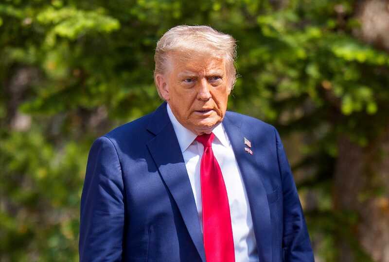 Трамп снова сообщил о размещении американских атомных субмарин возле России