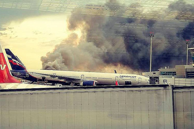 Опубликовано новое видео катастрофы самолета SSJ-100 в Шереметьево