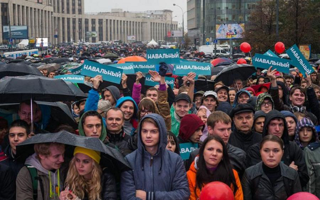 Путинские силовики схватили школьника за три слова в соцсети