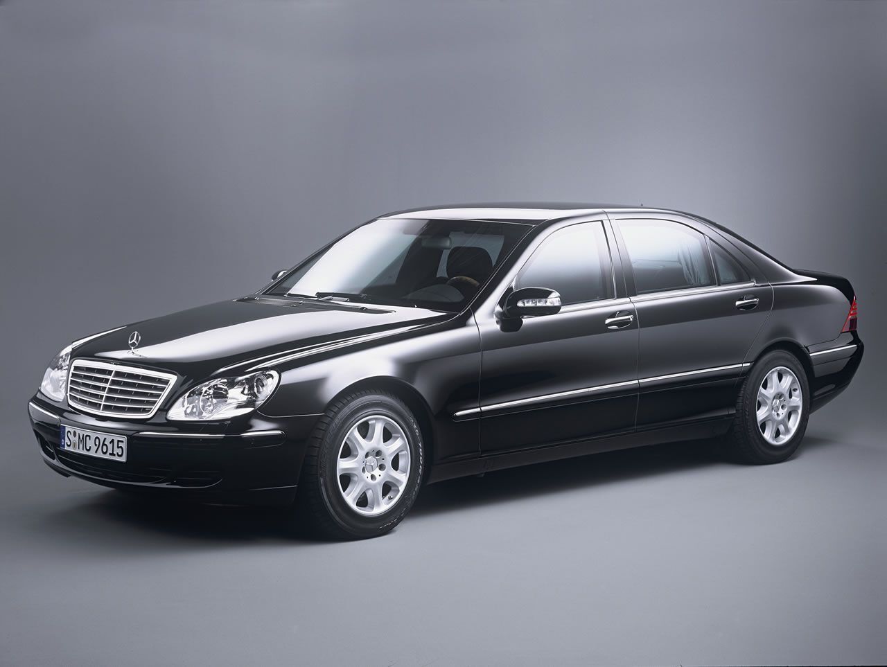 Mercedes S-Class (W220)