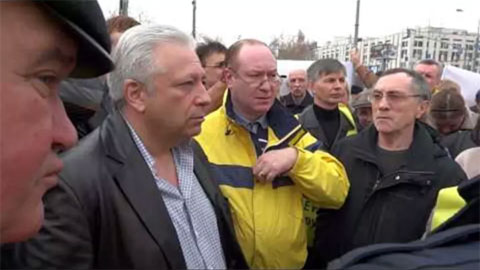 Михаил Бабель на митинге дольщиков ЖК 