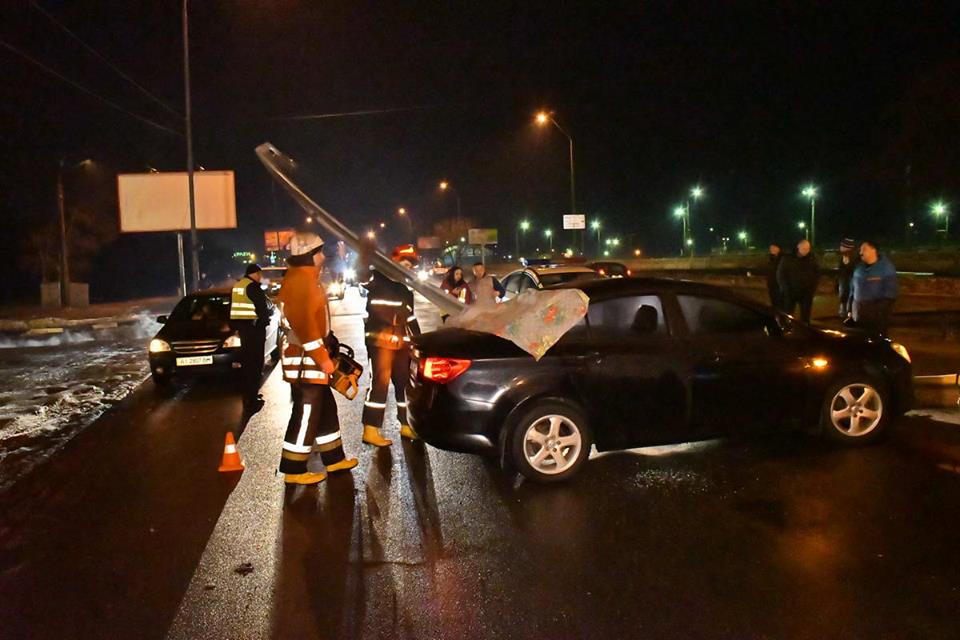 Виновником аварии водитель MG cчитает грузовик, который скрылся с места происшествия Виновником аварии водитель MG cчитает грузовик, который скрылся с места происшествия