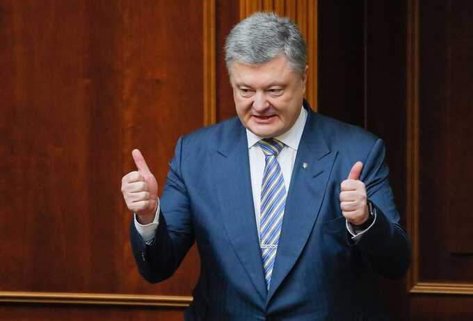 Порошенко хранит наличными более $51 млн и ₴ 423 млн