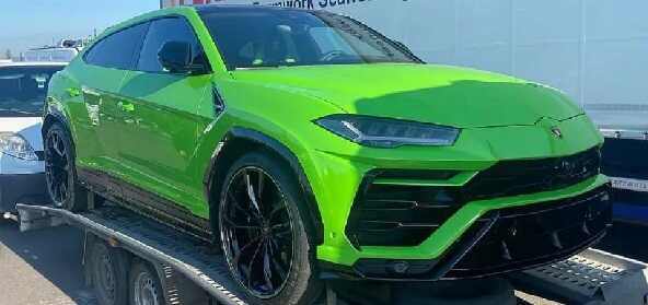 В Украину привезли эксклюзивный кроссовер Lamborghini, способный разгоняться свыше 300 км в час